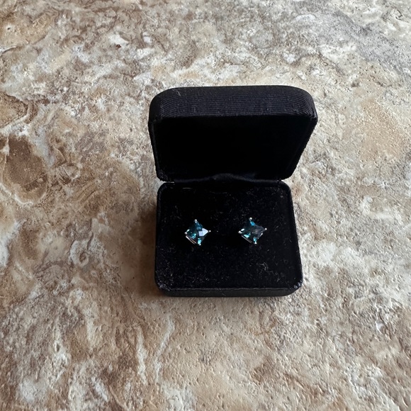 ❌❌❌SOLD❌❌❌ 14Kt White Gold 2.5 tcw Leach & Garner London Blue Topaz Studs - Picture 9 of 9